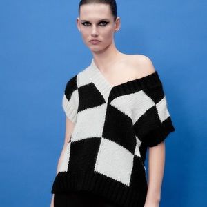 🆕Zara PLAID KNIT VEST